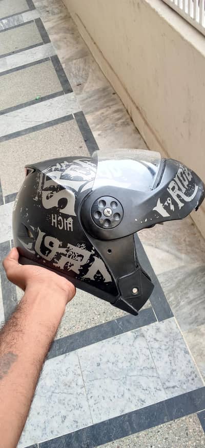 three pic helmet