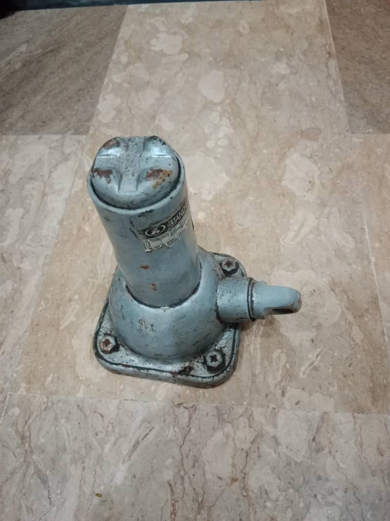 Car Jack 1
