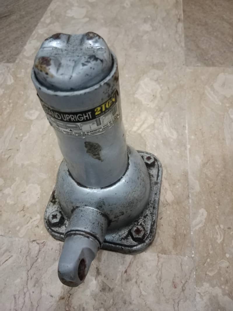 Car Jack 3