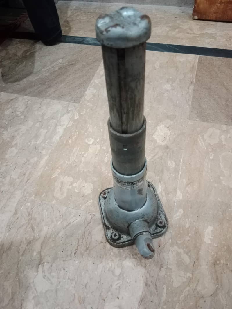Car Jack 4