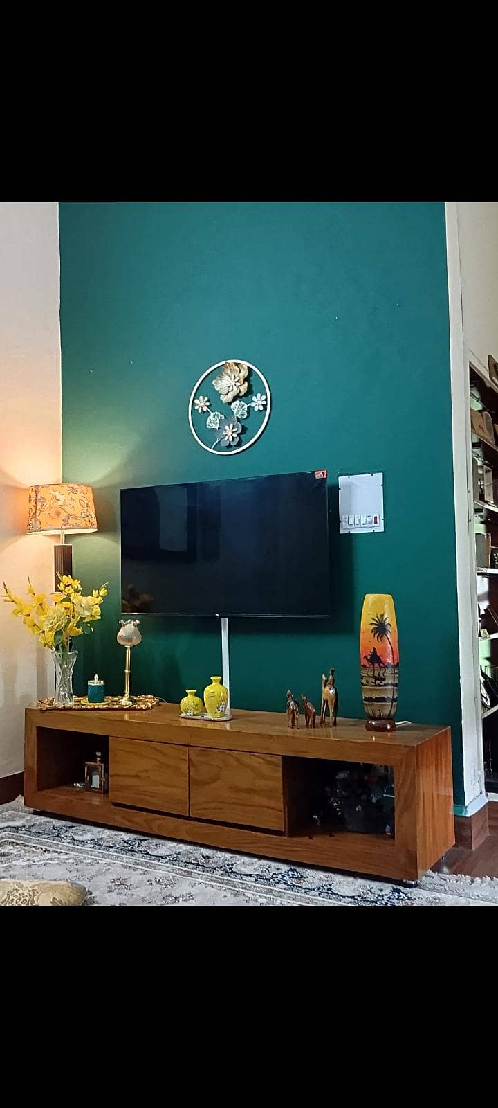 TV console 0