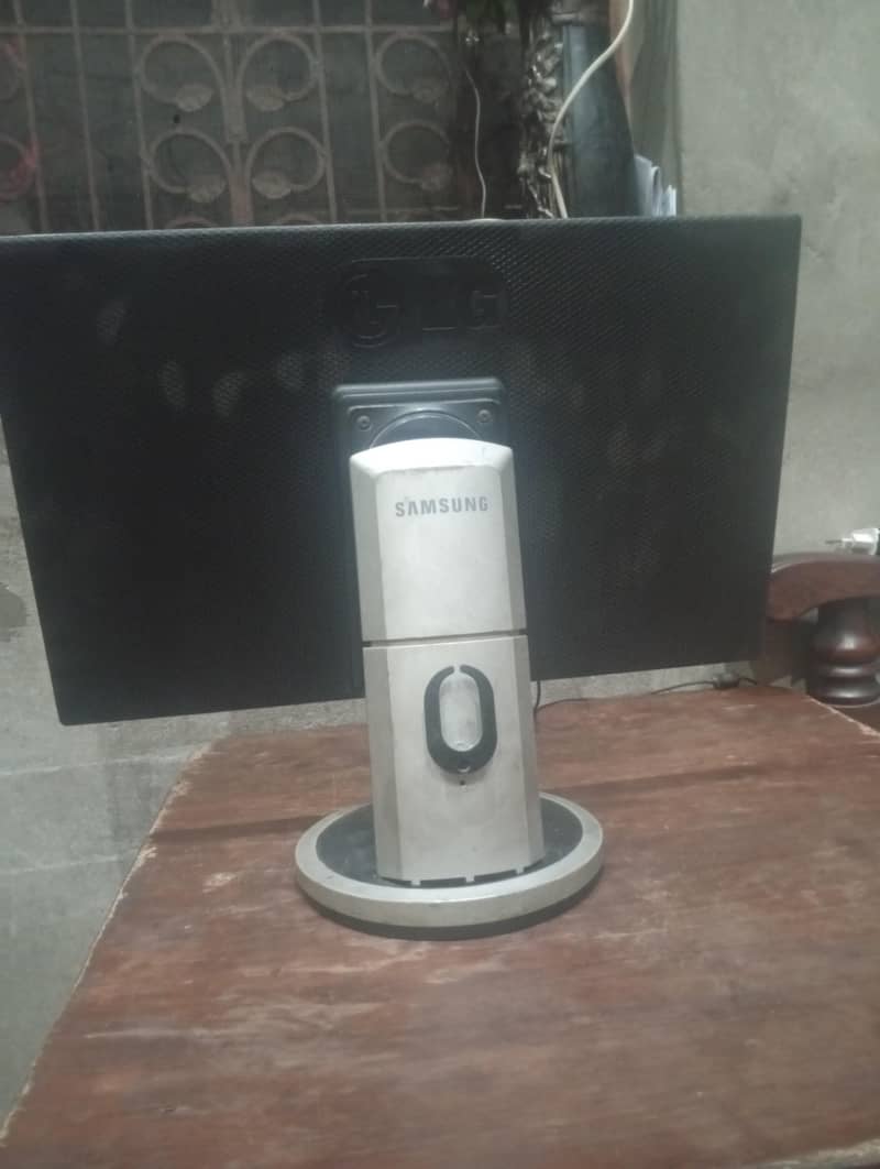 LG LCD 5