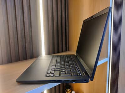 Dell Latitude 5300, Processor Intel Core i7 8 Gen