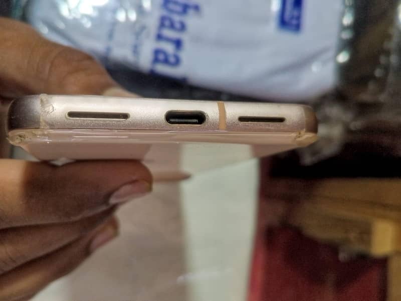 Google Pixel 8 4