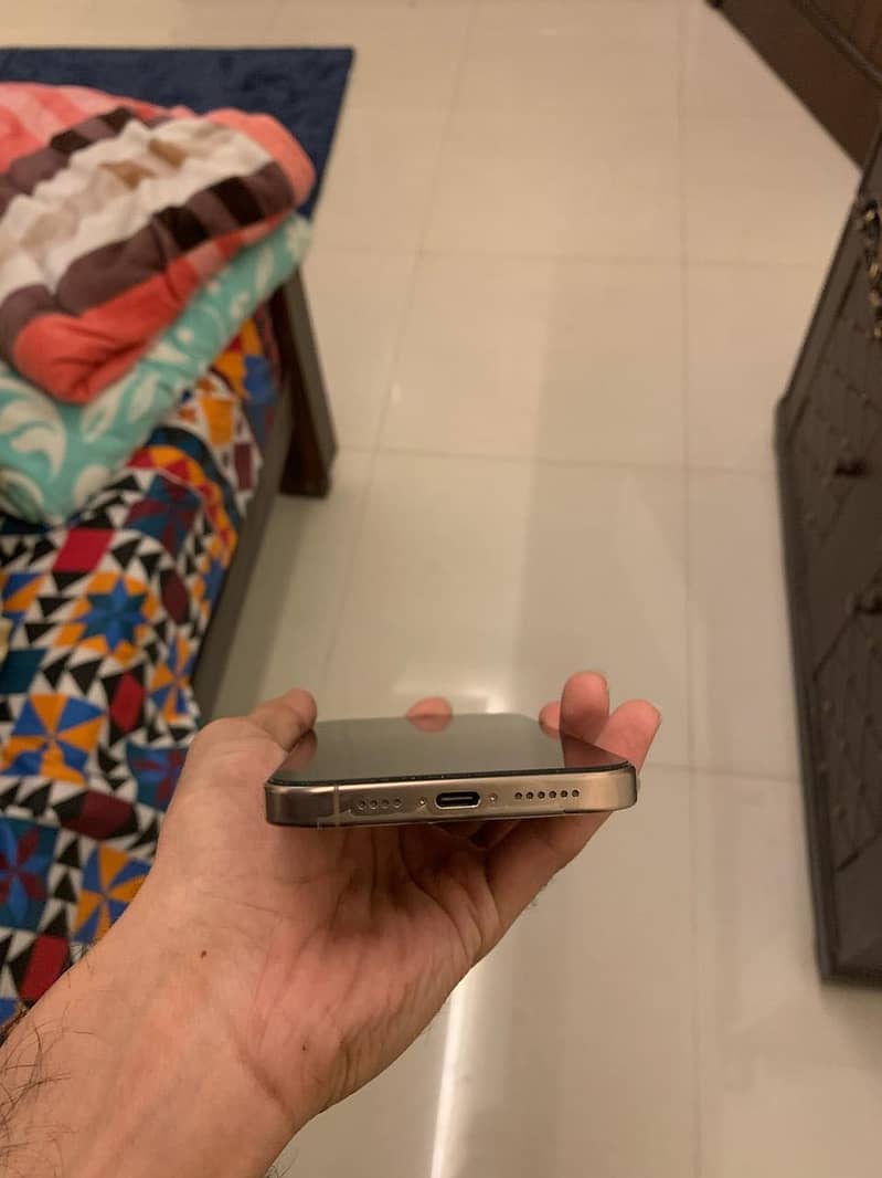 Iphone 16 Pro Max 4