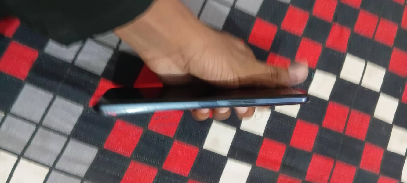 Tecno Camon 18t 4