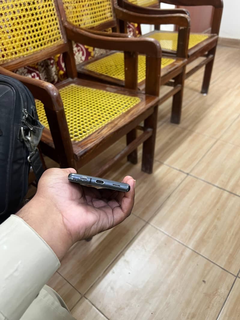 Google Pixel 7a 3