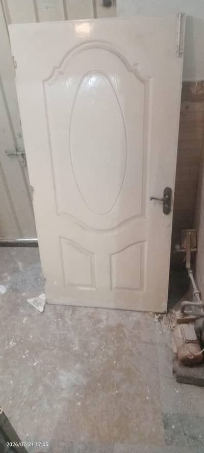 door condition 9/10 no need repair 03066530469