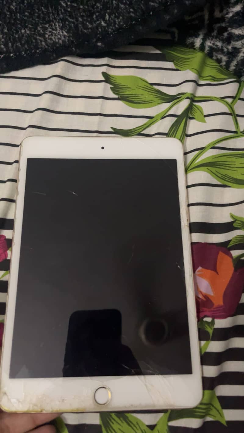 Ipad 4 mini screen broken 1