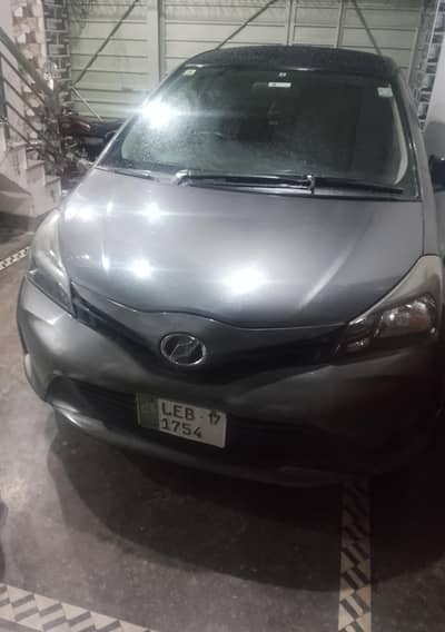 urgent sale vitz Japani condition 10 by 10 Total jeanvan