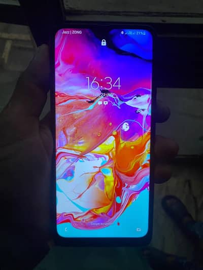Samsung Mobile A70 6GB 128GB good battery timing cameras normal h