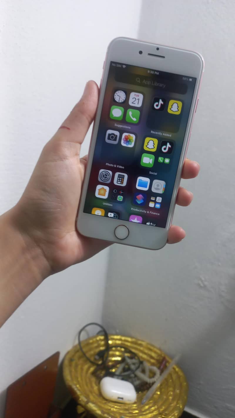 Apple iPhone 7 Plus 1