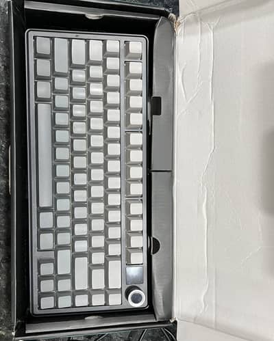 Aula f75 max