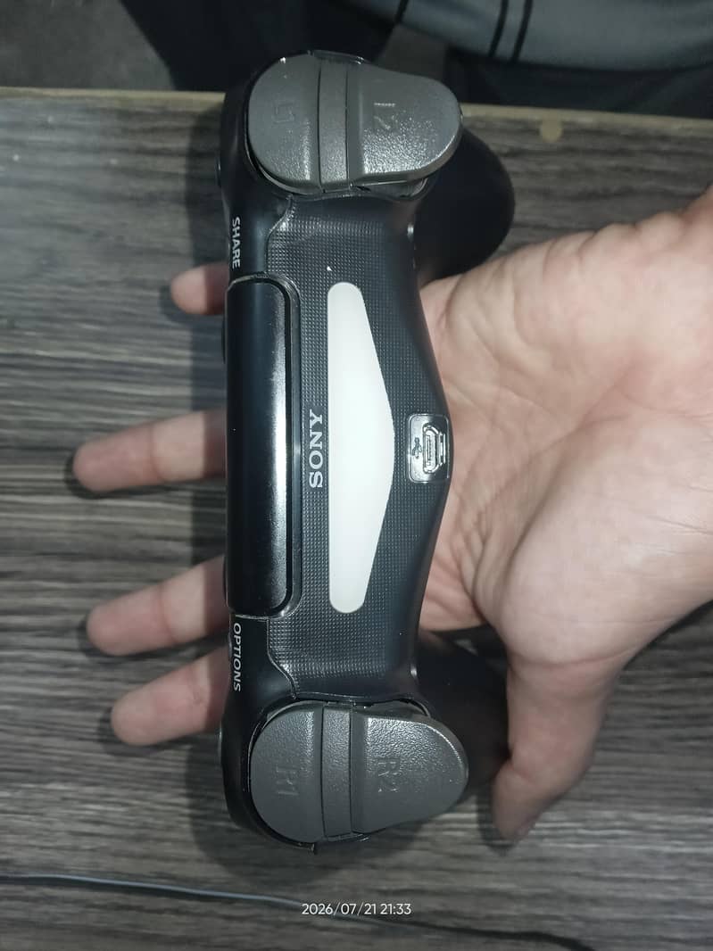 original PS4 controller 2
