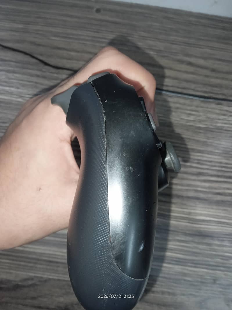 original PS4 controller 3