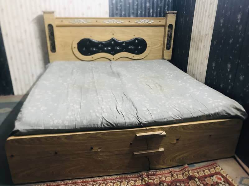 King-size bed 1