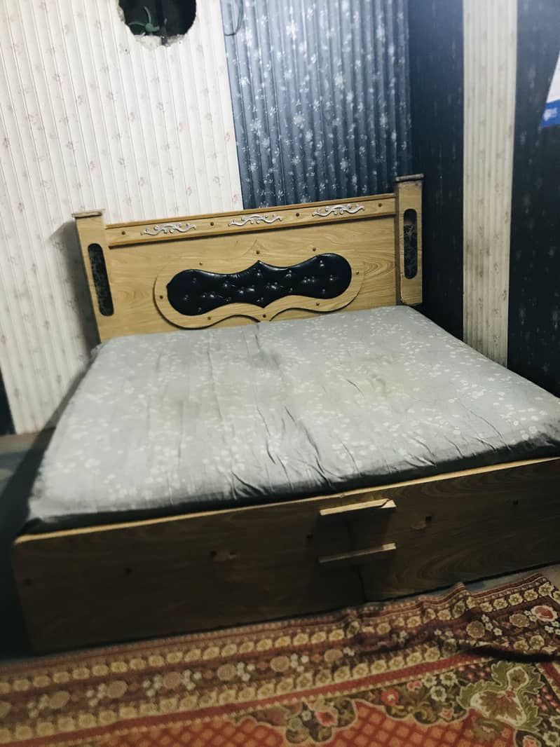 King-size bed 2