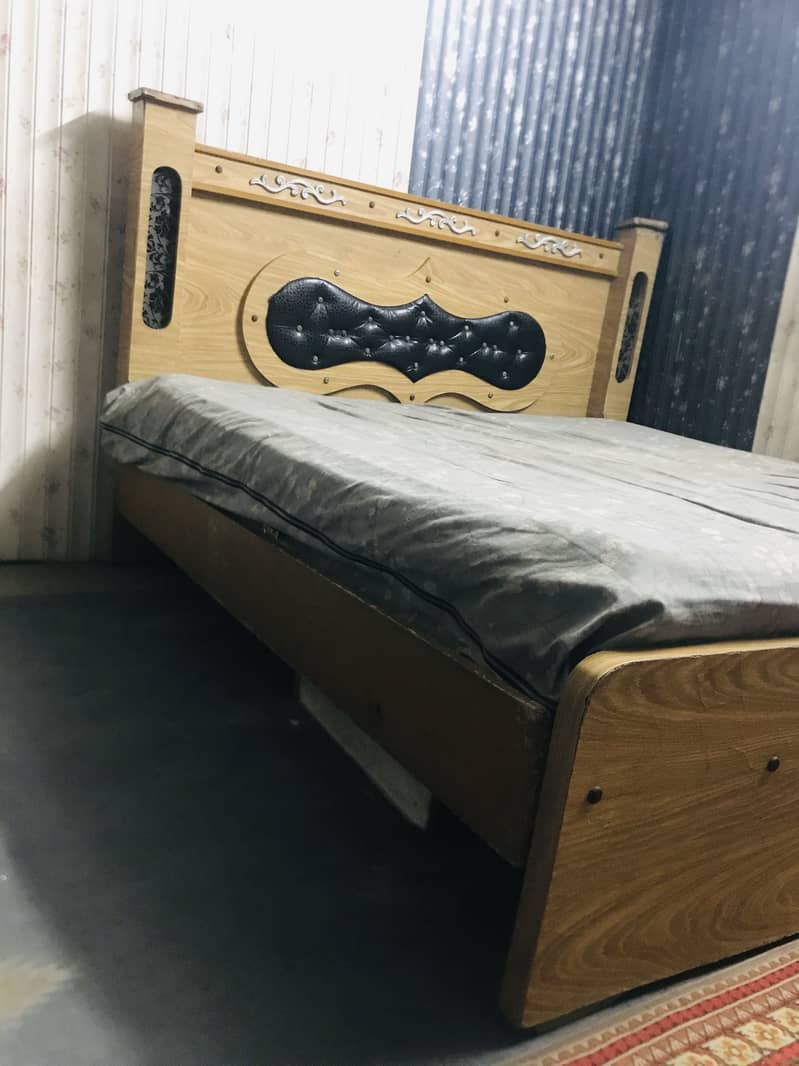 King-size bed 3