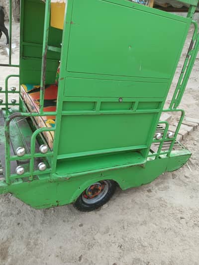 6 seater sorry Rasta all okay 8 inch 4 speaker full bass
