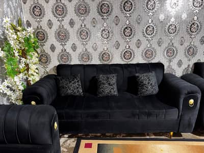 7 sitter black with golden touch