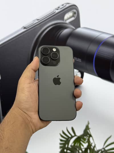 Apple iPhone 16 Pro jv