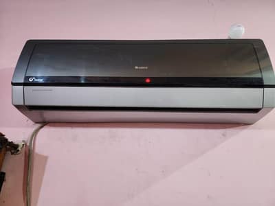 Gree Air Conditioner for Sale – Clean & Fully Functional