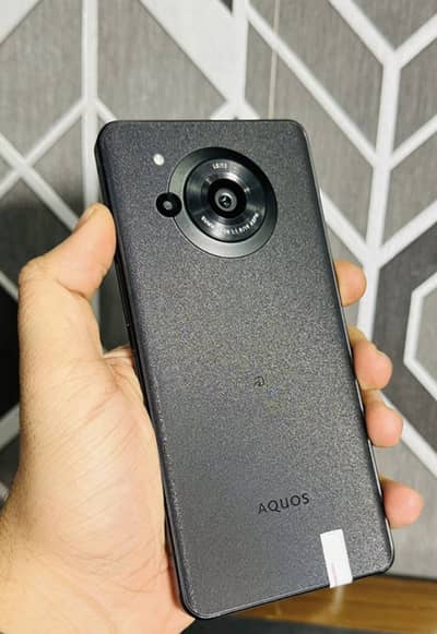 Aquos R7