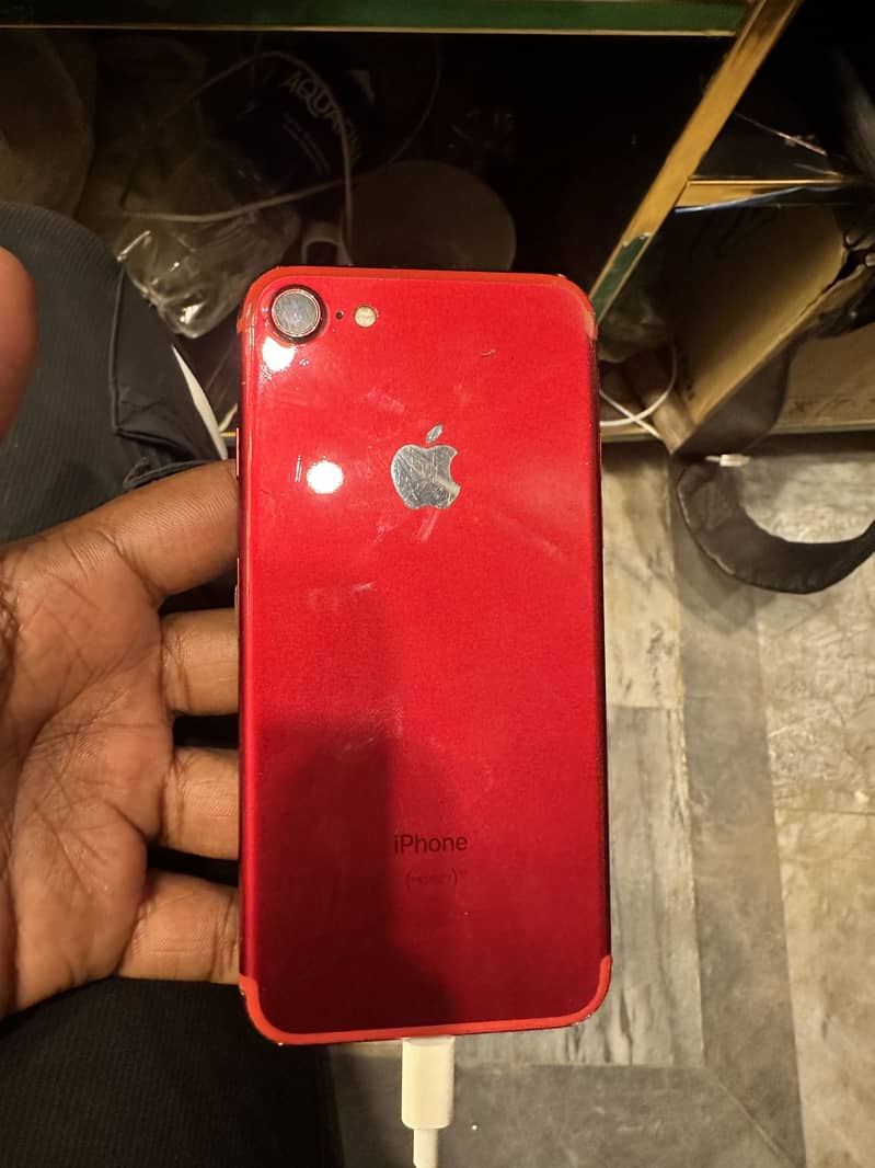 Apple iPhone 7 0
