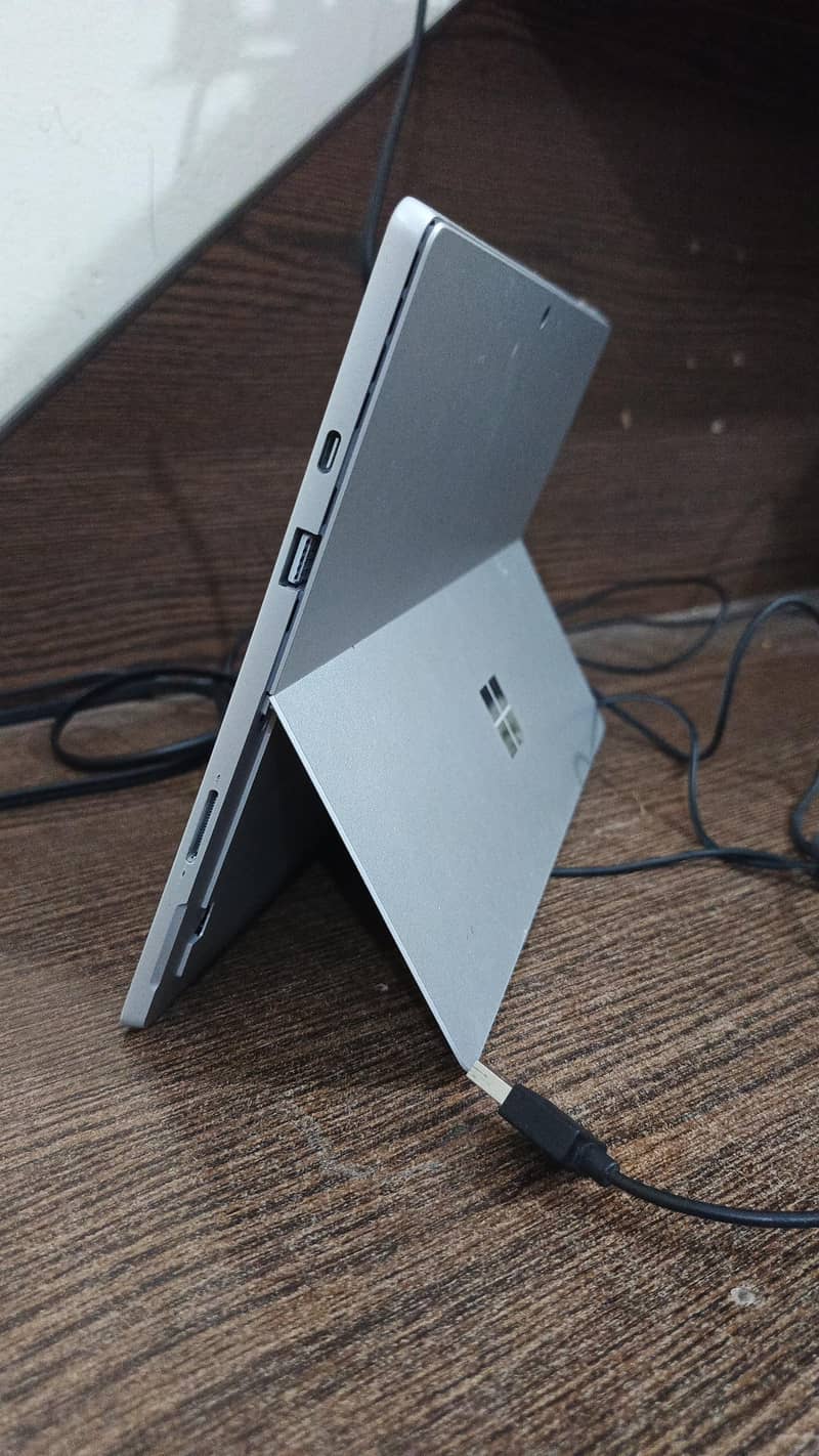 Microsoft Surface Pro 7 9