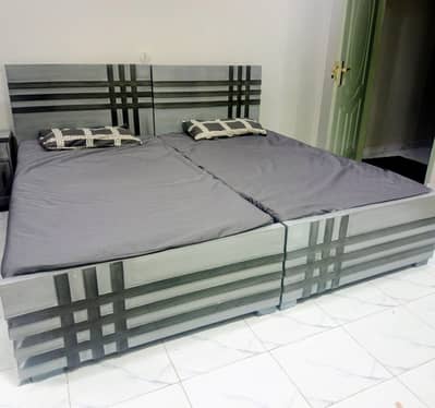 2 single beds with all it's stuff 10/10 condition