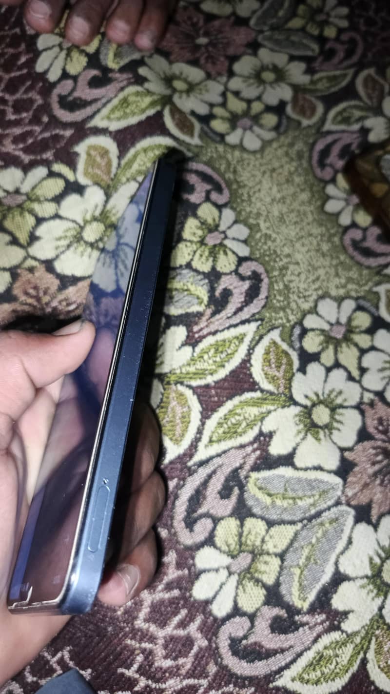 Realme C63 4