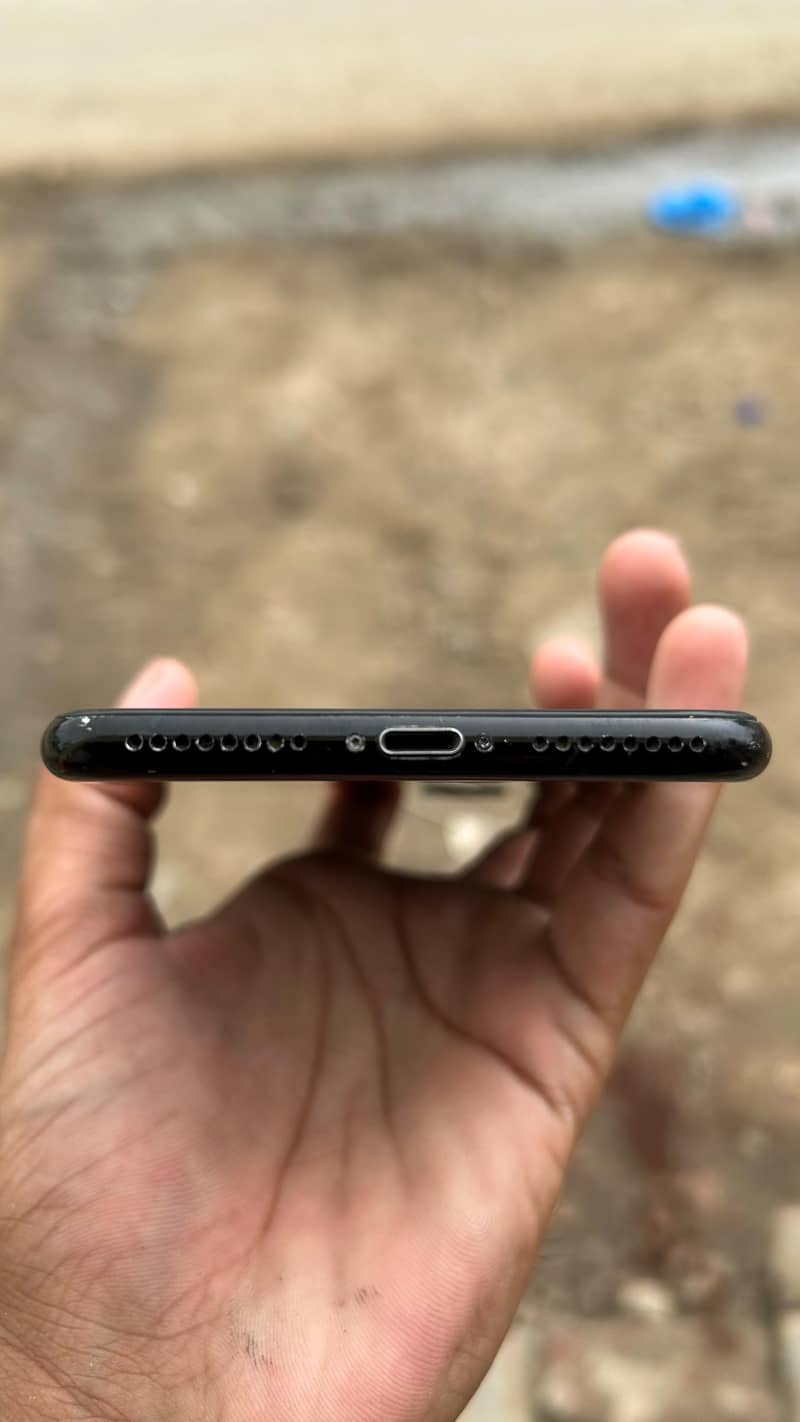 Apple iPhone 7 Plus 3