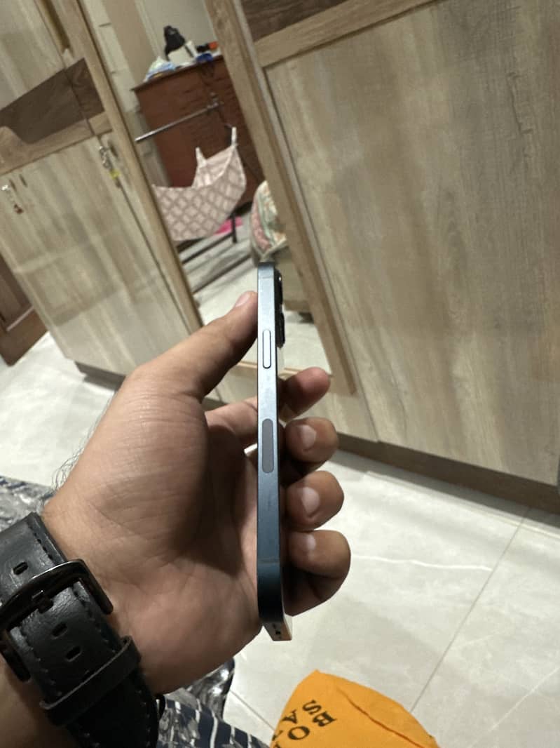 Apple iPhone 13 1
