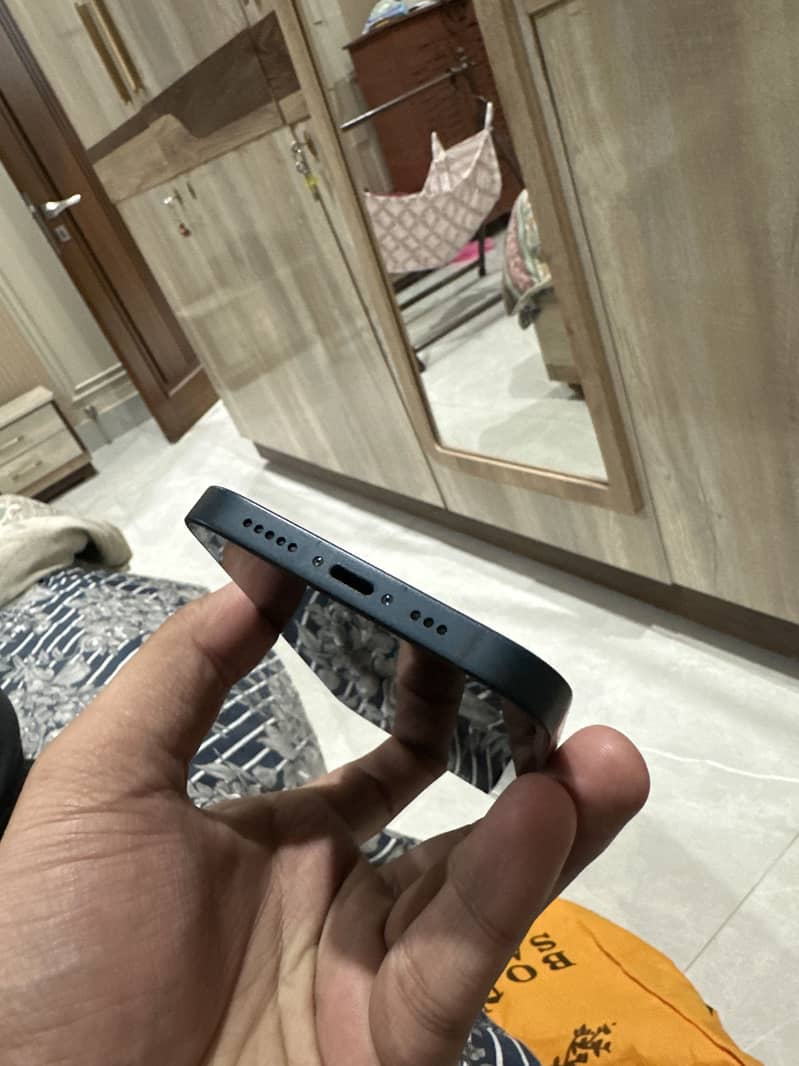 Apple iPhone 13 4