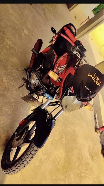 HONDA CB125F