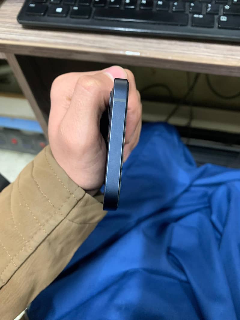 Apple iPhone 12 2