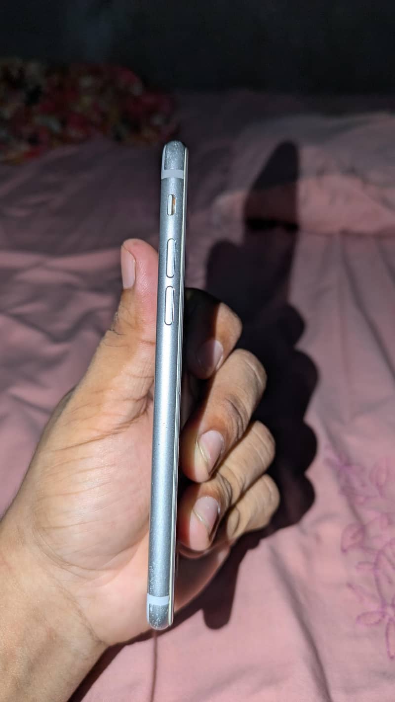 Apple iPhone 7 3