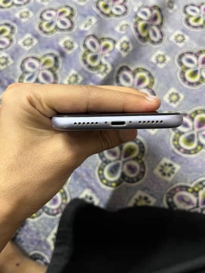 Iphone 11 locked by owner bypass need contact on whatsapp 03275155085