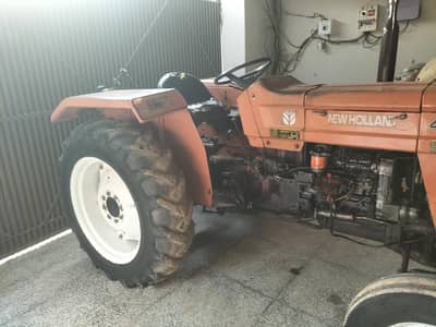 Tractor for sale 2014 model . genuine condition. own tyers . own engine .