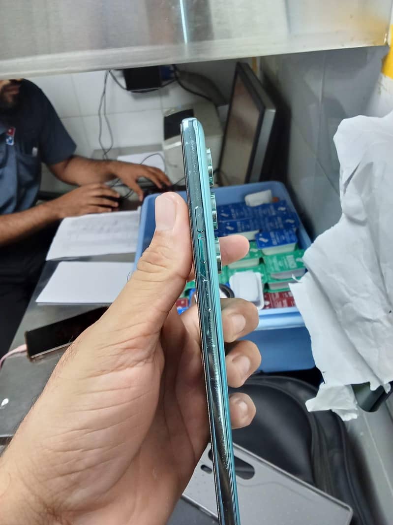 Tecno CAMON 40 1