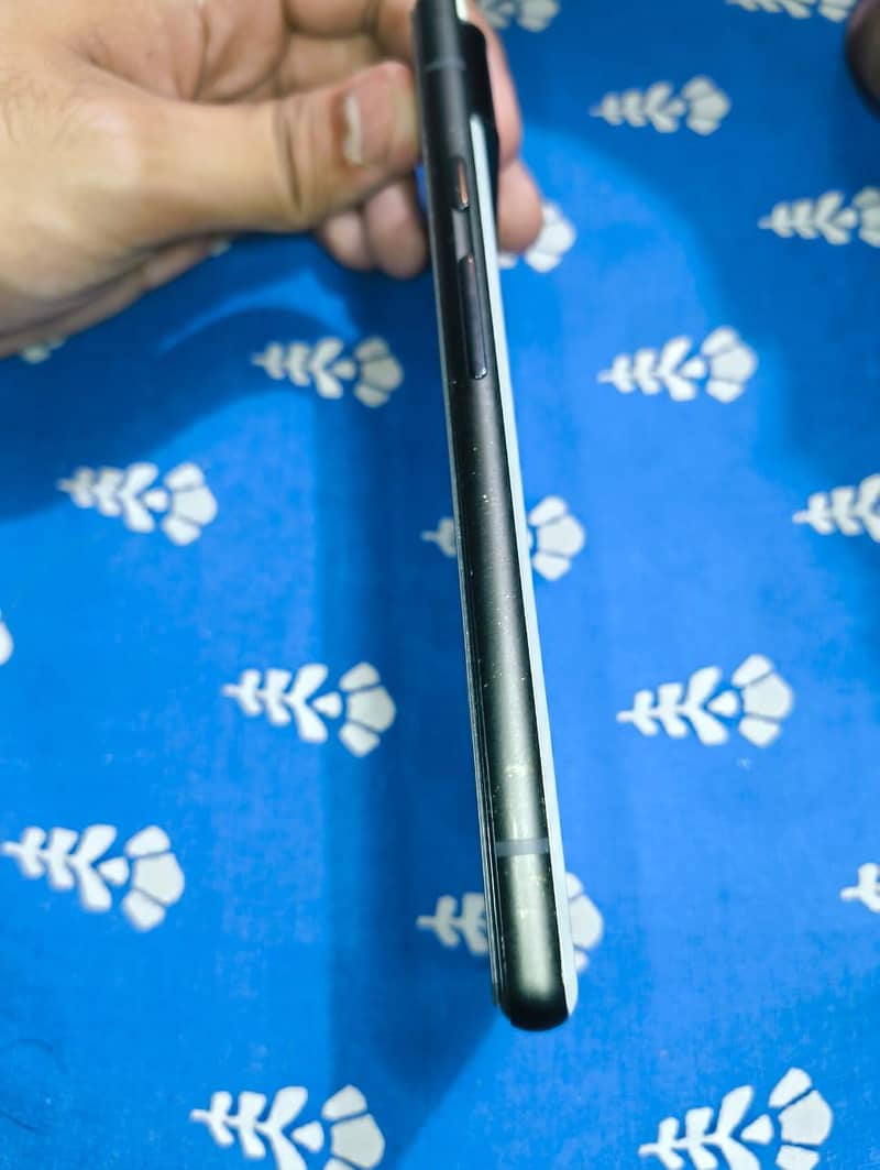 Google Pixel 6 4