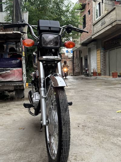 Honda 125 Black colour
