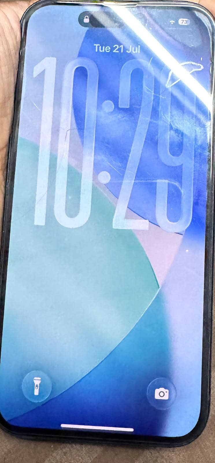 Apple iPhone 16 3