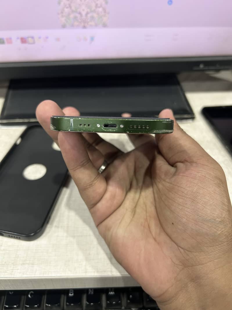 Iphone 13 JV 1