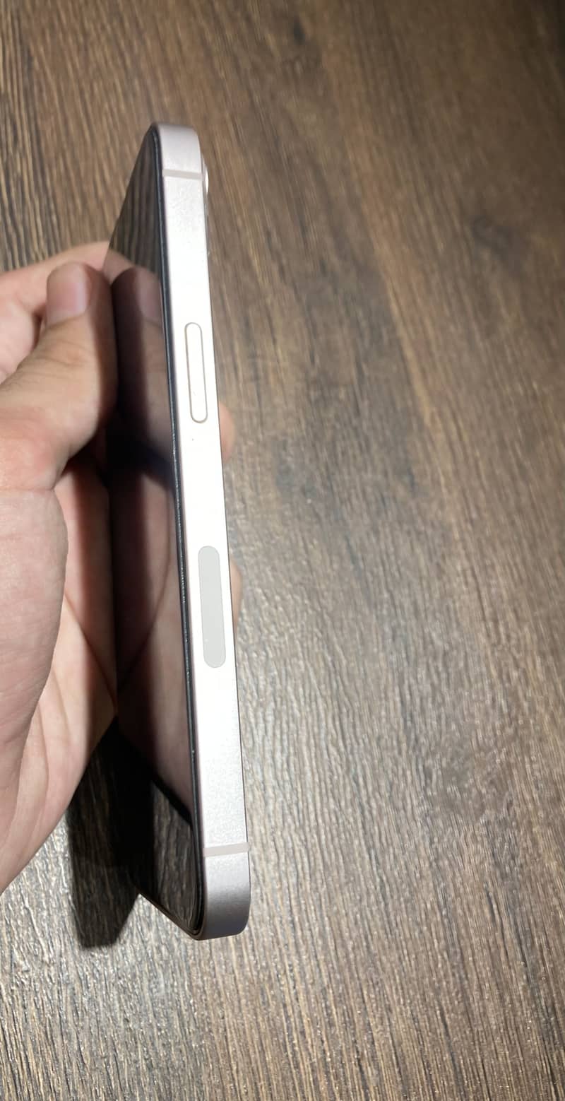 Apple iPhone 13 4