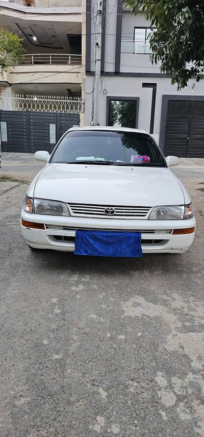 Toyota Corolla XE 2000