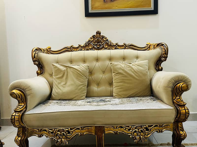 Drawing room Golden sofas 5