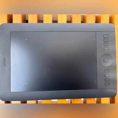 WACOM TABLET  MODEL PTH-660 NEW  4 pcs avil ha