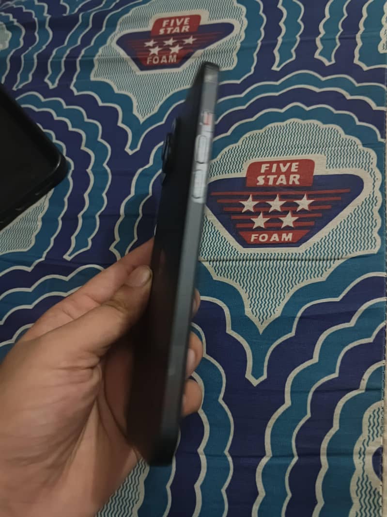 Apple iPhone 15 plus 4