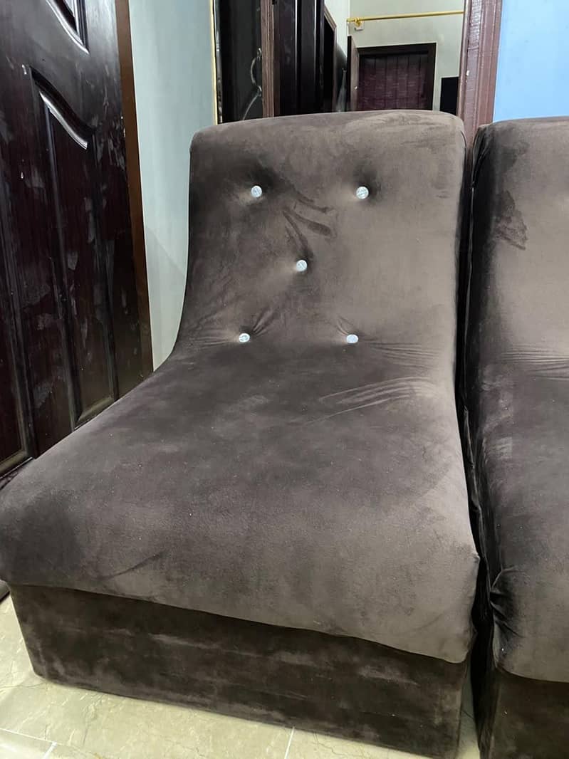 4 pieces sofas. . . 3